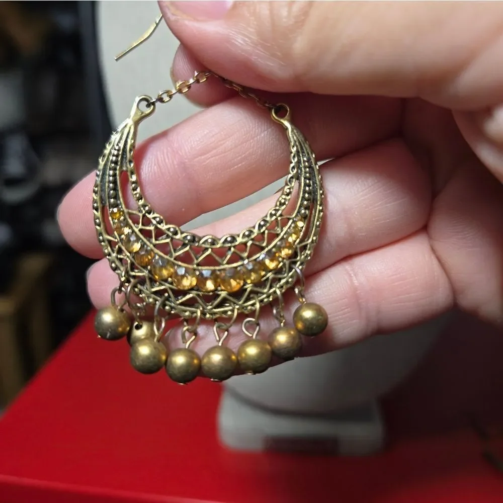 Vintage dangling boho style stone earrings gold tone